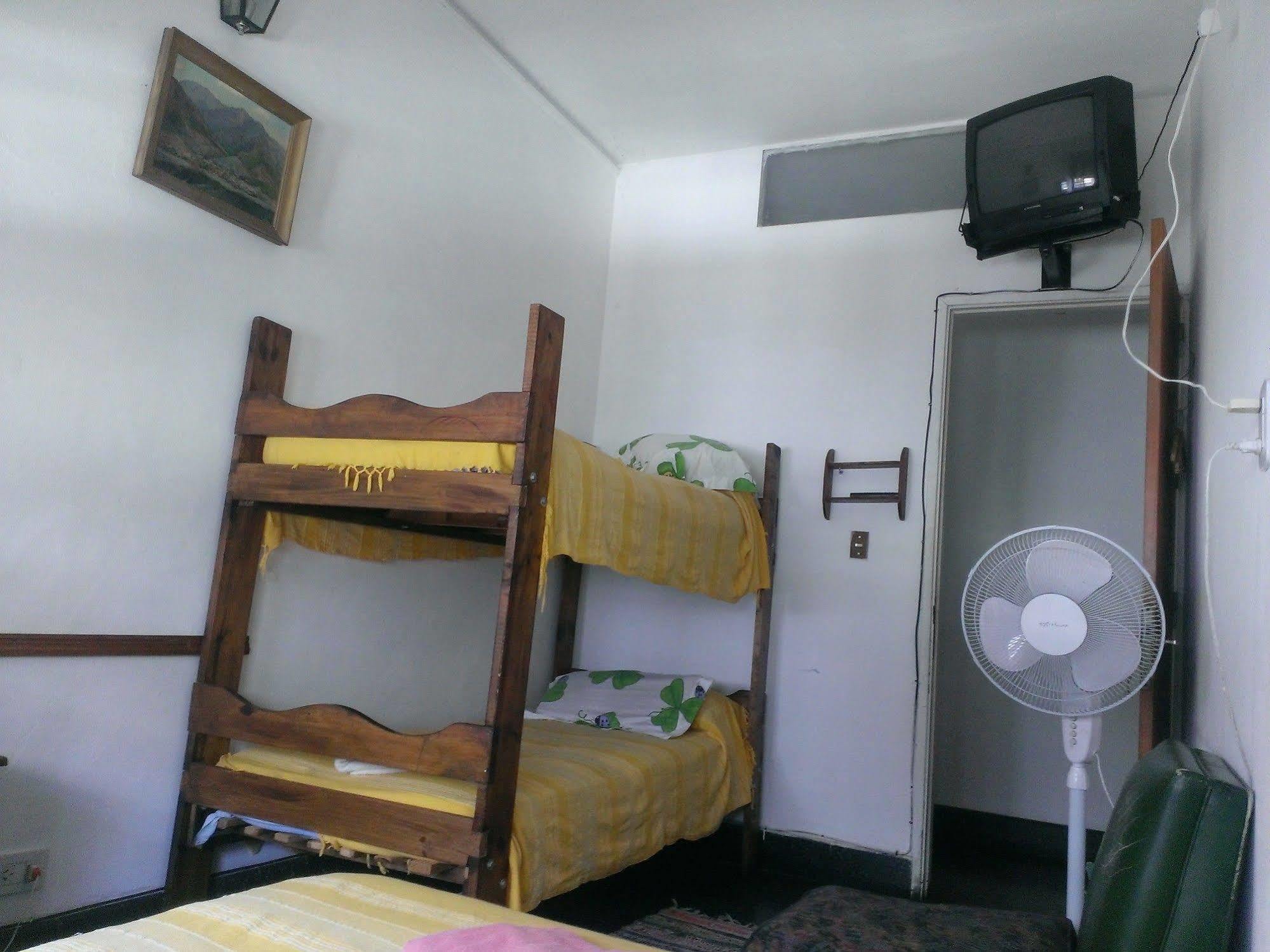 Quechua Guesthouse Hostel Rosario Funes Eksteriør billede